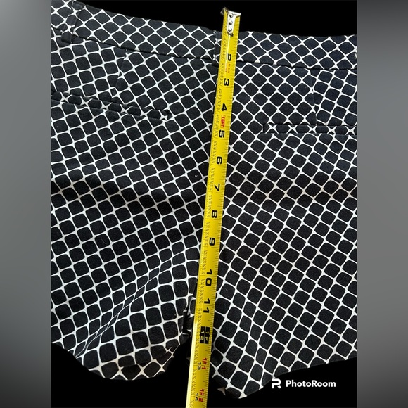 SHORTS - Picture 5 of 7